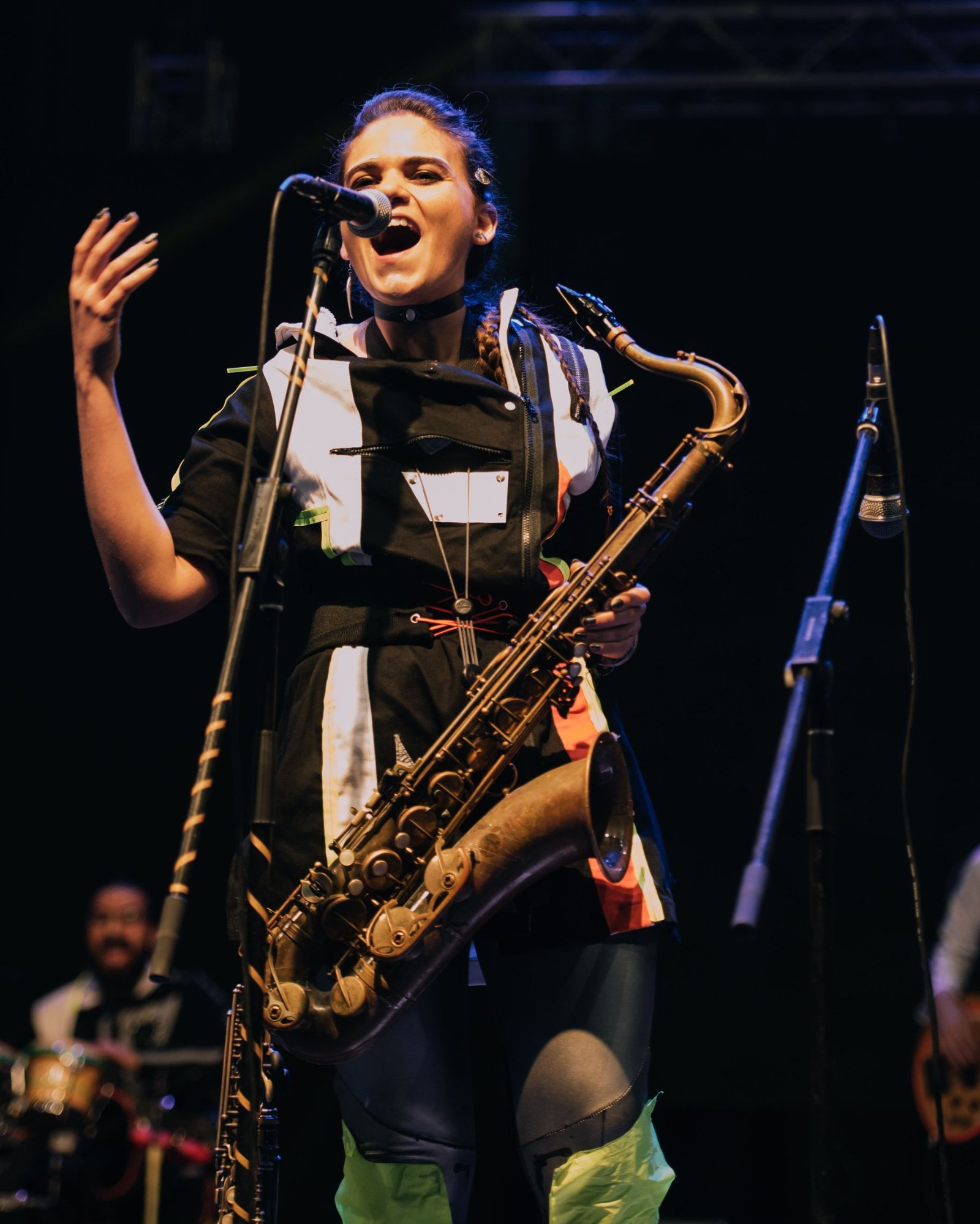 Lety ElNaggar on saxophone, live